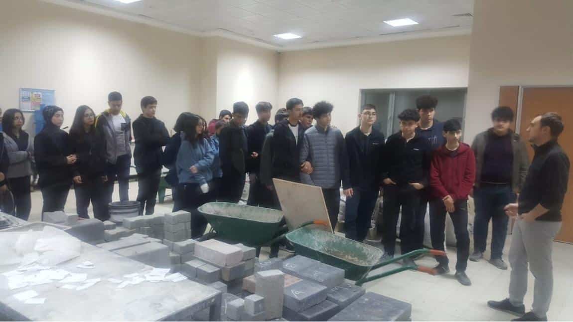 11.sınıf öğrencilerimize Erzurum Teknik Üniversitesini tanıtmak amacıyla gezi düzenlendi.